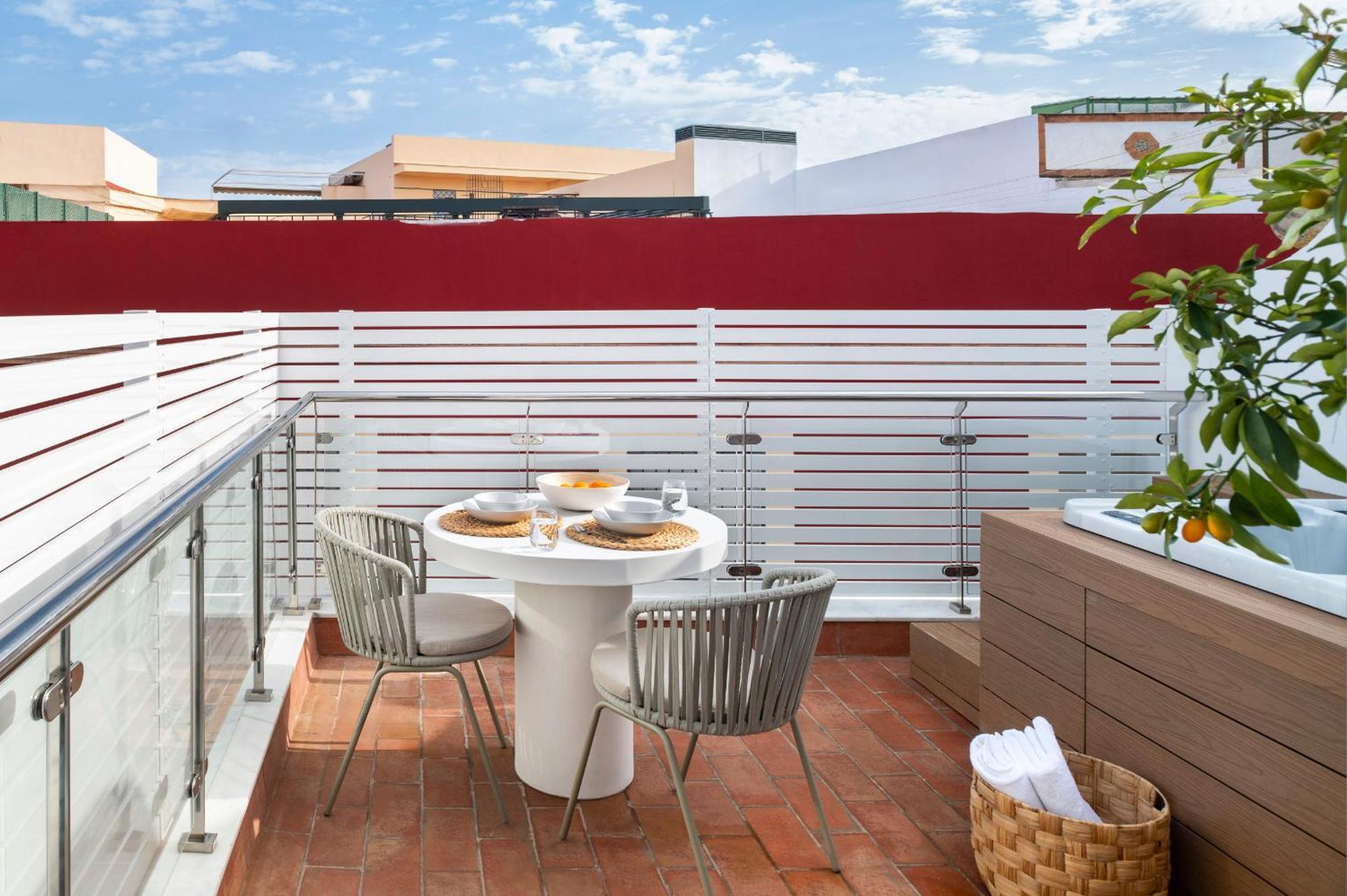 Magno Apartments Santa Clara - Private Terraces With Jacuzzi Seville Exterior photo